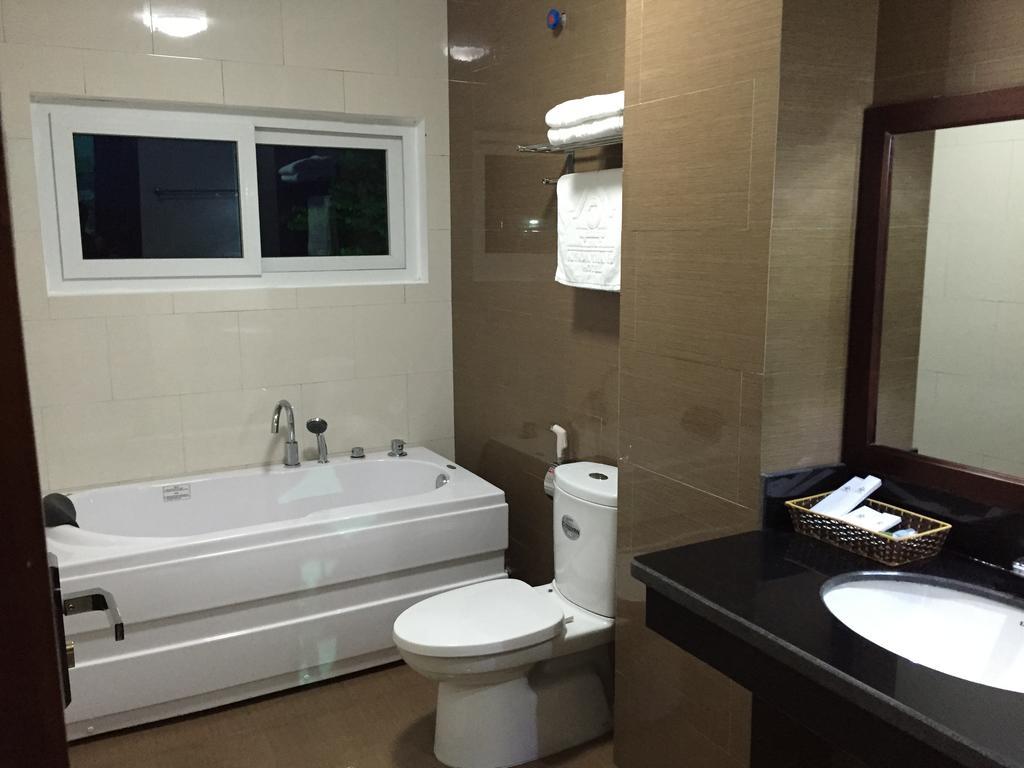 Khoa Thanh Hotel Hòa Bình Rum bild