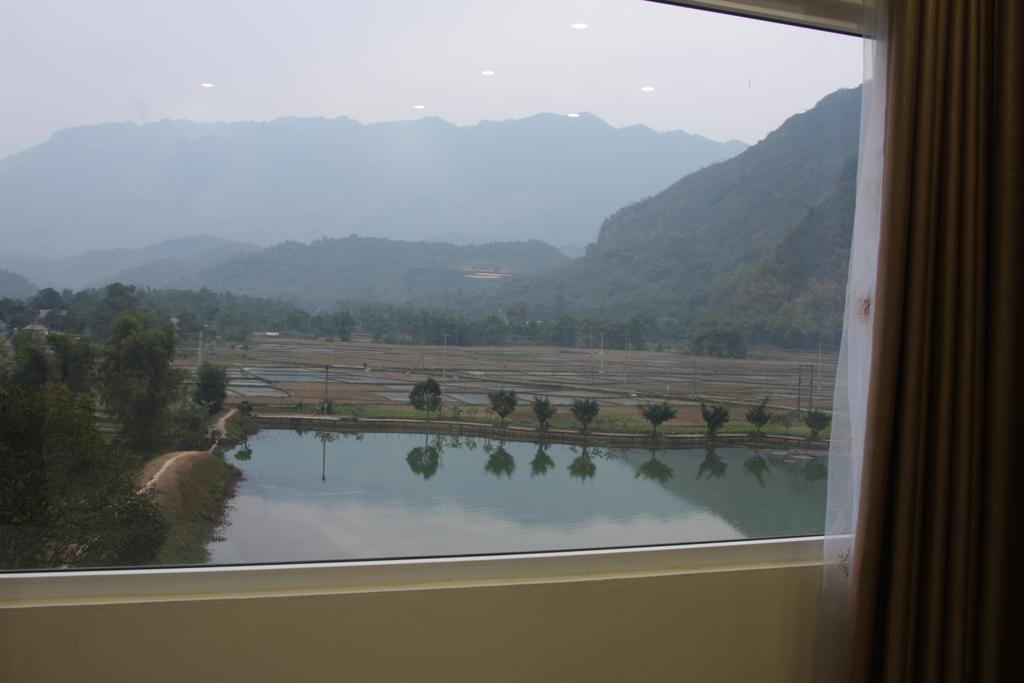 Khoa Thanh Hotel Hòa Bình Rum bild