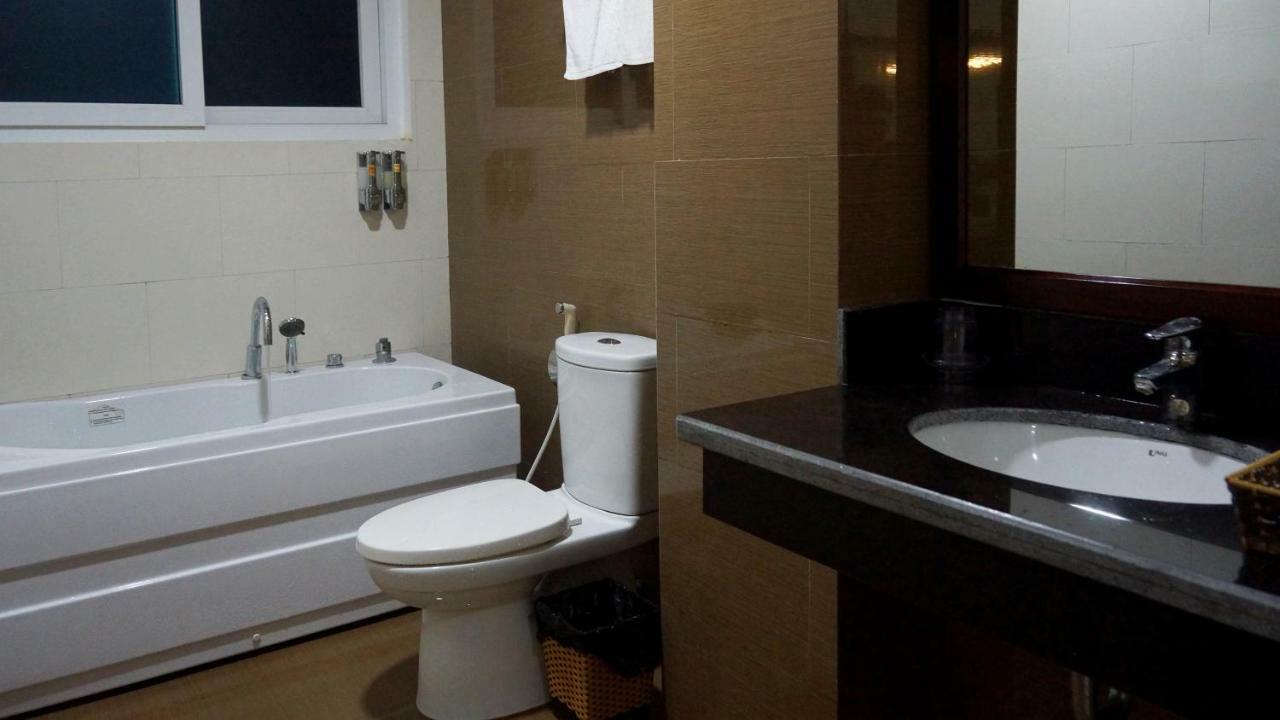 Khoa Thanh Hotel Hòa Bình Exteriör bild